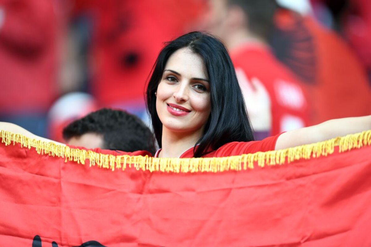 FOTO Duelul sexy de la România - Albania! Fanele celor două formații au făcut SHOW în tribune