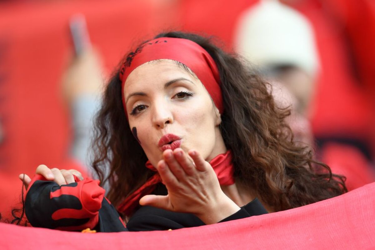 FOTO Duelul sexy de la România - Albania! Fanele celor două formații au făcut SHOW în tribune