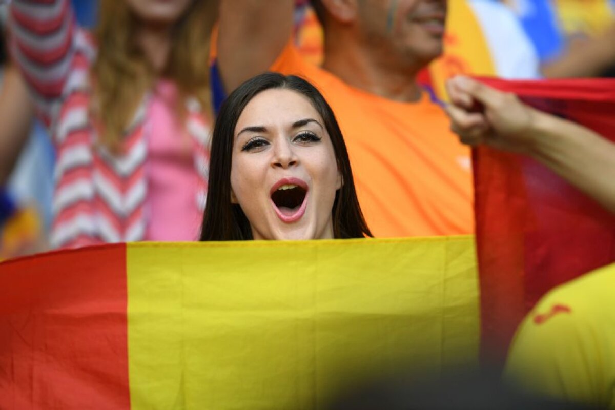 FOTO Duelul sexy de la România - Albania! Fanele celor două formații au făcut SHOW în tribune