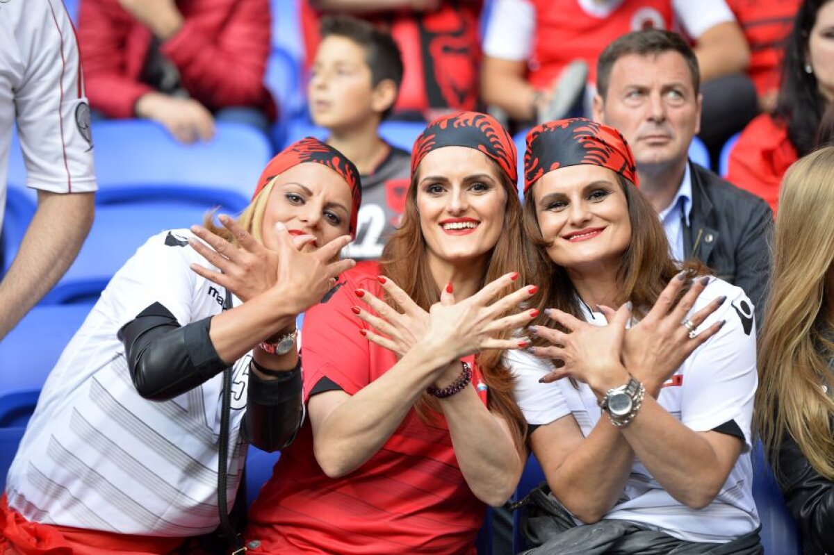FOTO Duelul sexy de la România - Albania! Fanele celor două formații au făcut SHOW în tribune