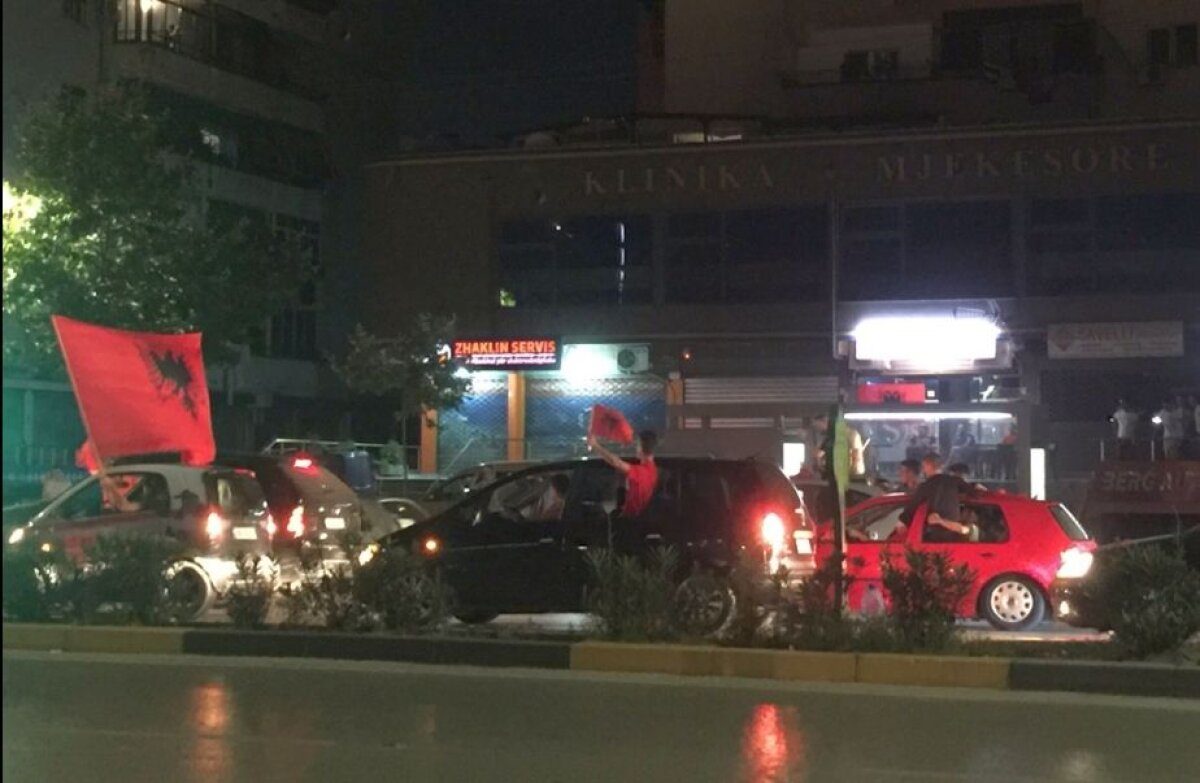 VIDEO + FOTO Atmosferă incendiară la Tirana » Cum au sărbătorit albanezii victoria cu România, prima de la un EURO