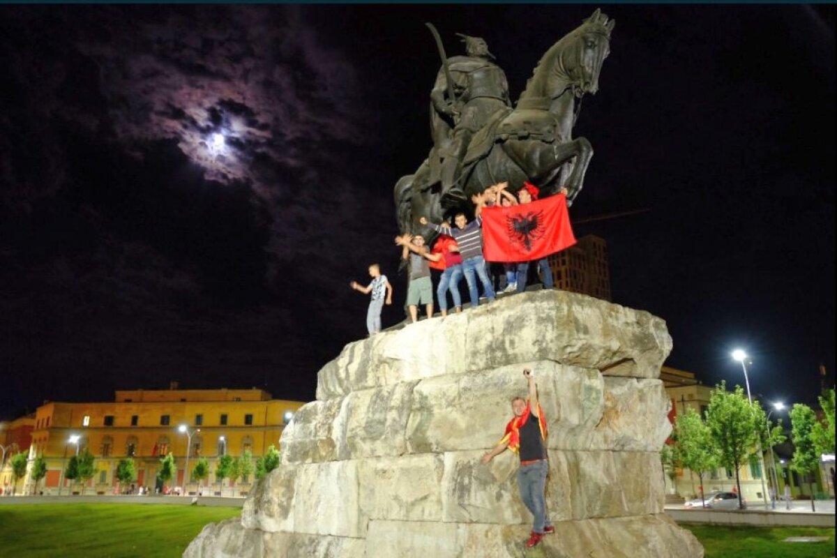VIDEO + FOTO Atmosferă incendiară la Tirana » Cum au sărbătorit albanezii victoria cu România, prima de la un EURO