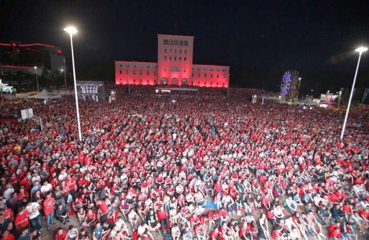 VIDEO + FOTO Atmosferă incendiară la Tirana » Cum au sărbătorit albanezii victoria cu România, prima de la un EURO