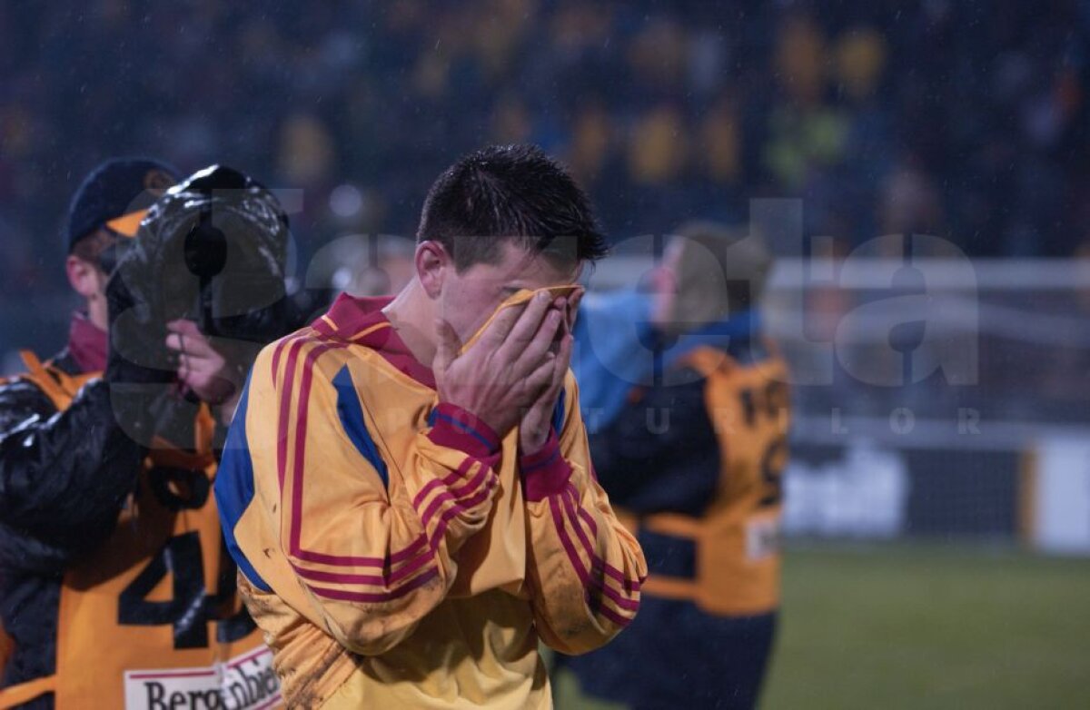 GALERIE FOTO Voi simțiți ceva pentru tricolor?! Diferențe uriașe între generația 2016 și cele din 2001 și 2003 după dezastrele trăite de naționala României