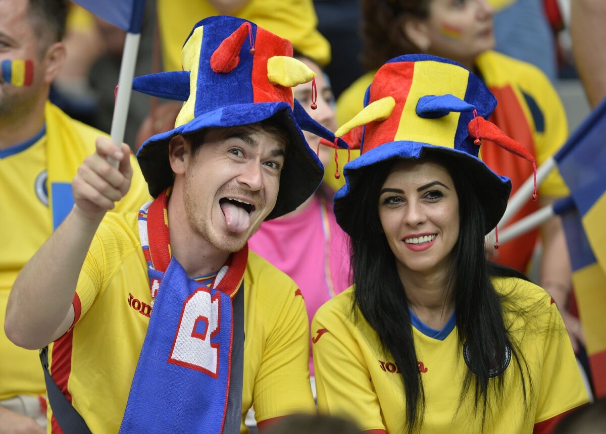 Galerie FOTO Ne alinăm suferința cu ”Eu sunt 12” » Fanele românce au fost la înălțime în Franța