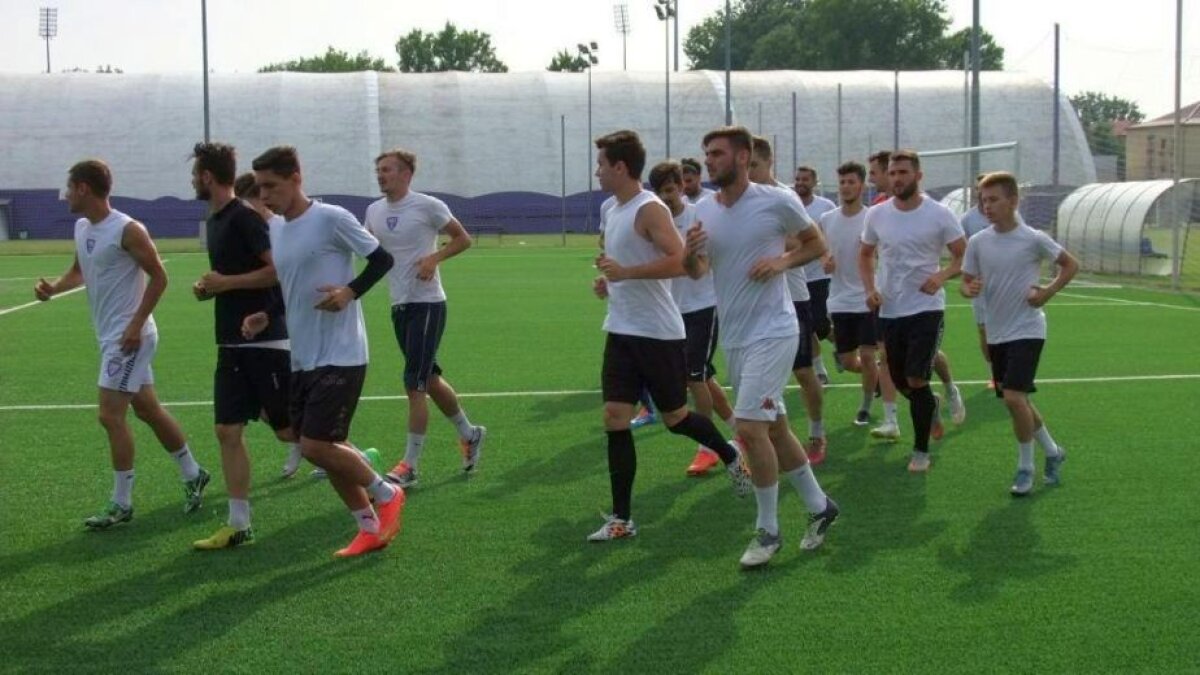 FOTO ASU Politehnica s-a reunit pentru B » Jucători consacrați în vizorul echipei suporterilor timișoreni, dar și un tânăr albanez