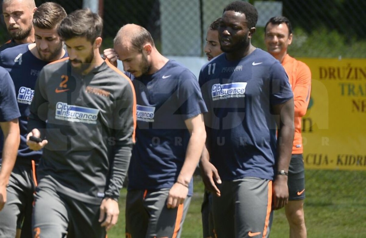 EXCLUSIV FOTO-ȘOC Fotbalist în "tricou cu burtă" sub comanda lui Reghecampf în Slovenia :) » Steliștii îi iau apărarea: "Are doar un kilogram peste"