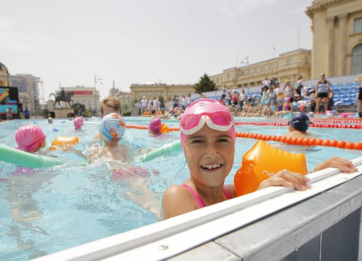 GALERIE FOTO + VIDEO 20 de imagini de excepție de la Arta Sportului by Camelia Potec! S-au scurs 4 zile din cele 9 în care o piscină este instalată în mijlocul Bucureștiului