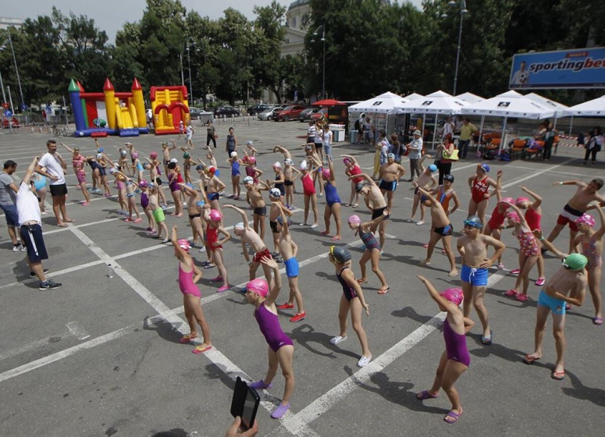 GALERIE FOTO + VIDEO 20 de imagini de excepție de la Arta Sportului by Camelia Potec! S-au scurs 4 zile din cele 9 în care o piscină este instalată în mijlocul Bucureștiului