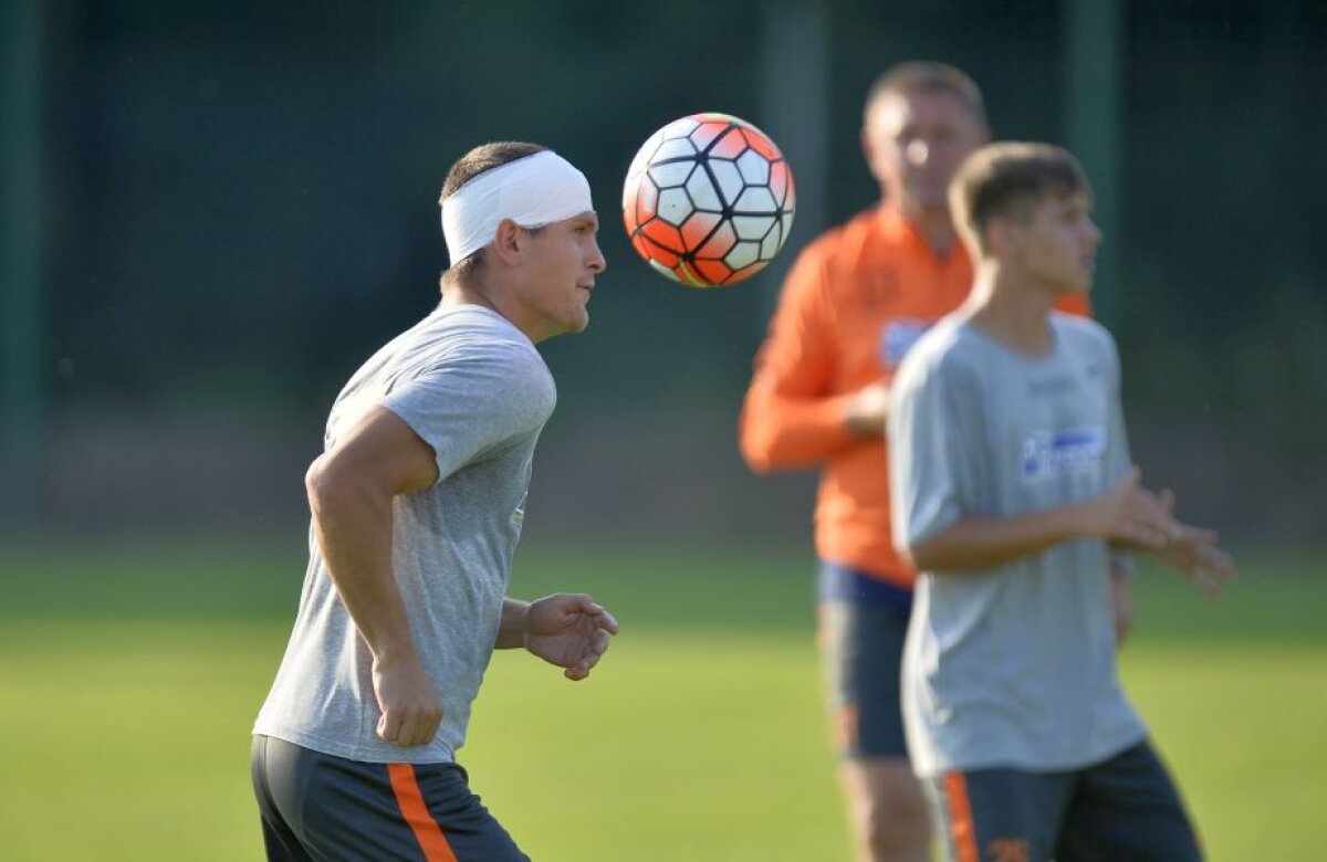 FOTO EXCLUSIV Primul antrenament al lui Aganovici la Steaua » Vremea le-a creat probleme roș-albaștrilor