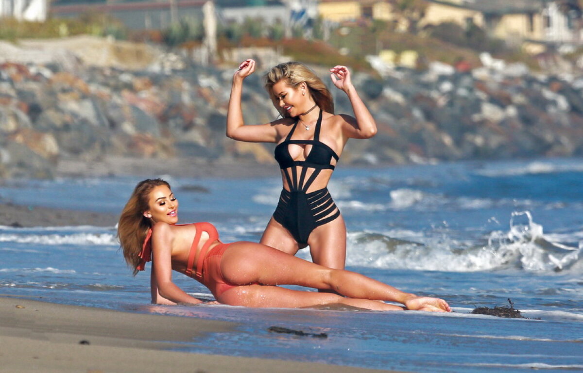 GALERIE FOTO » Prea hot ca să le rezişti! Două blondine au făcut ravagii la plajă