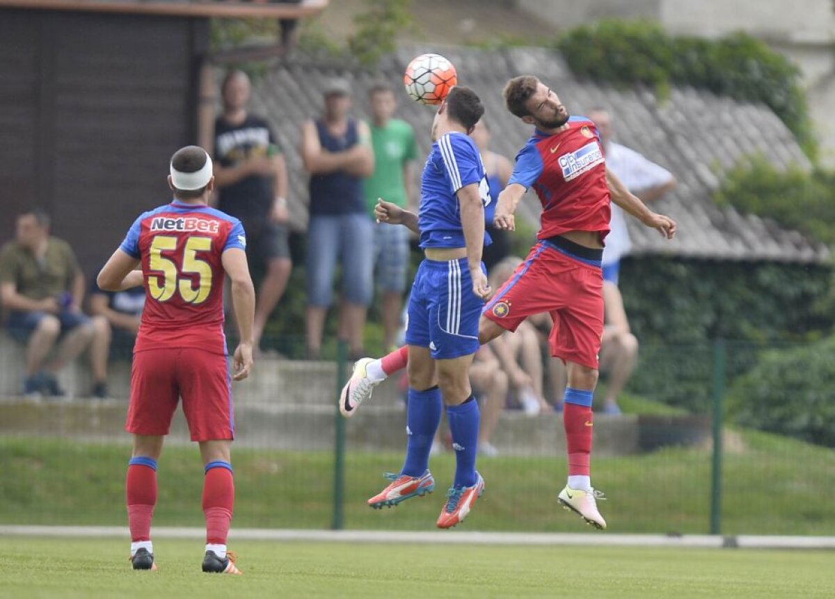 FOTO Fotbal-picnic » Steaua s-a distrat aseară cu nevinovaţii de la Turnisce, 7-0. Nou-veniţii au dat recital cu nişte adversari jaloane