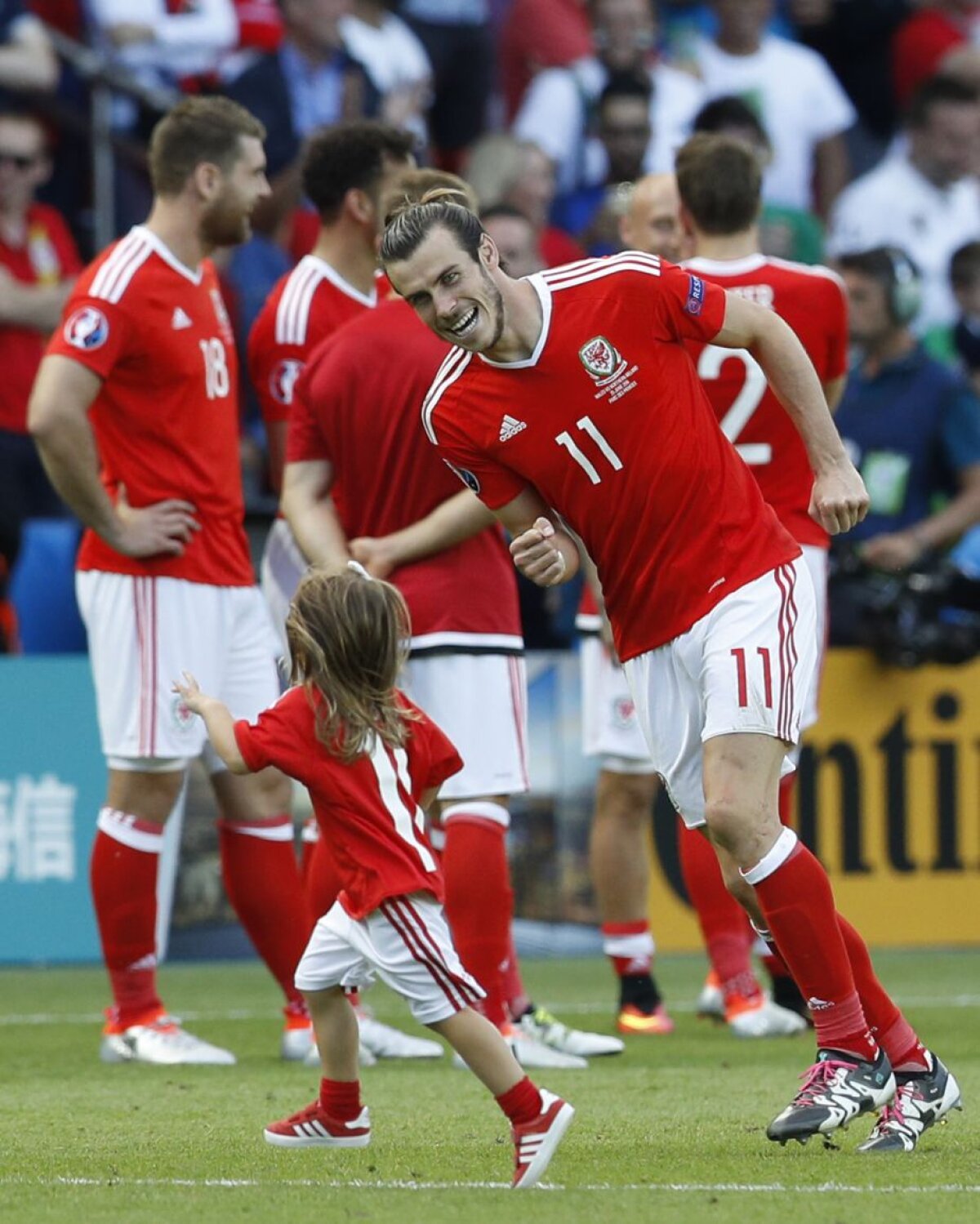 VIDEO + FOTO » A-DO-RA-BIL! Fiica lui Gareth Bale a moștenit de la tatăl său tehnica și viteza :)