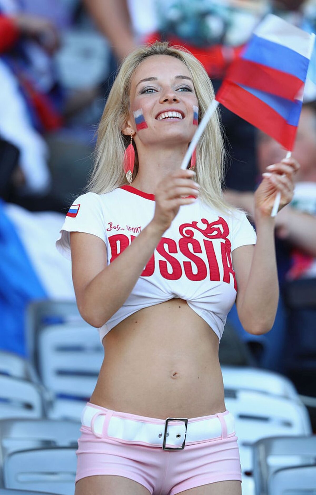 GALERIE FOTO 50 de imagini super hot cu cele mai frumoase fane de la EURO 2016 