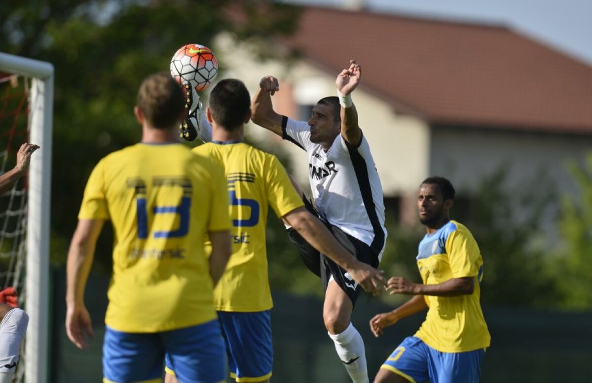 Astra s-a impus în al treilea amical al verii, după un meci cu 5 reușite. Autogol de la jumătatea terenului!