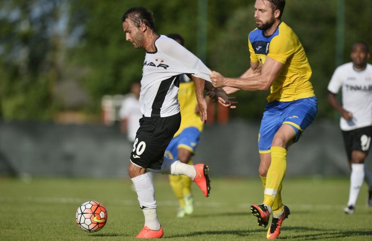 Astra s-a impus în al treilea amical al verii, după un meci cu 5 reușite. Autogol de la jumătatea terenului!