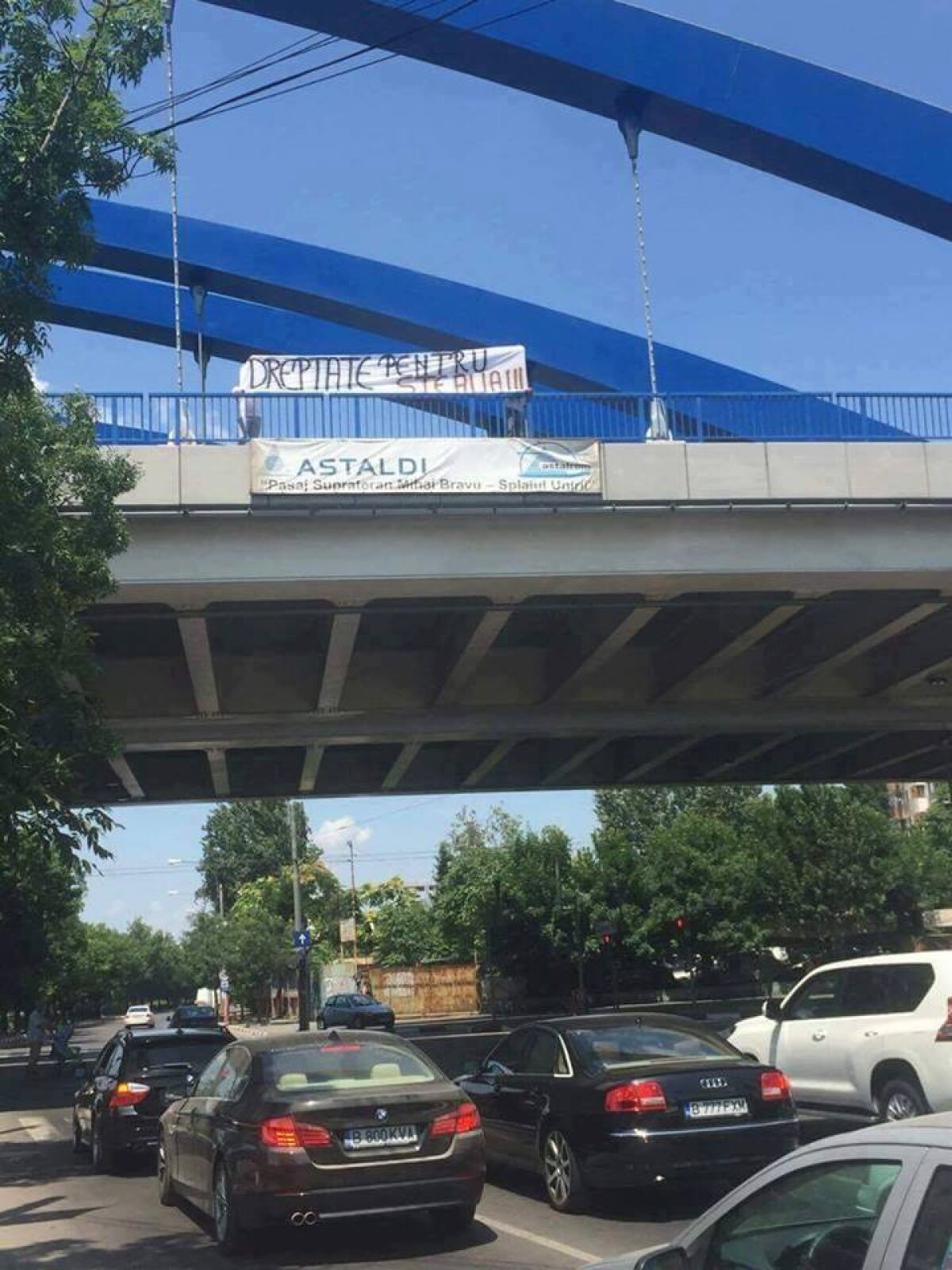 GALERIE FOTO Protest al fanilor Stelei » Suporterii roș-albaștrilor au împânzit Bucureștiul cu mesaje 