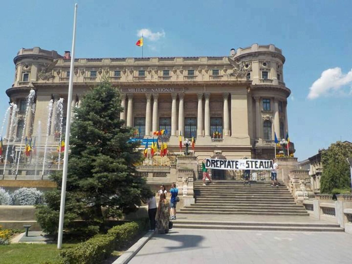 GALERIE FOTO Protest al fanilor Stelei » Suporterii roș-albaștrilor au împânzit Bucureștiul cu mesaje 