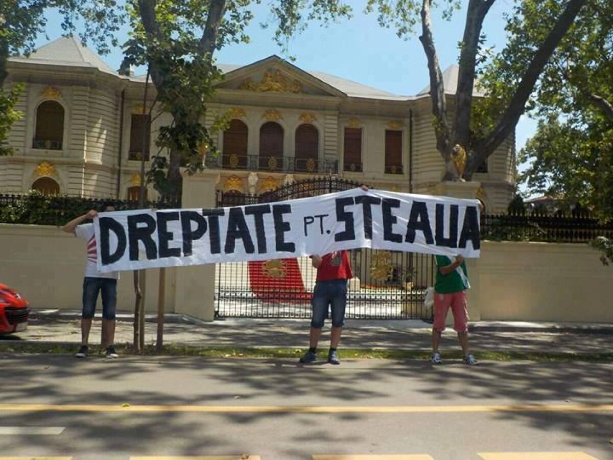 GALERIE FOTO Protest al fanilor Stelei » Suporterii roș-albaștrilor au împânzit Bucureștiul cu mesaje 