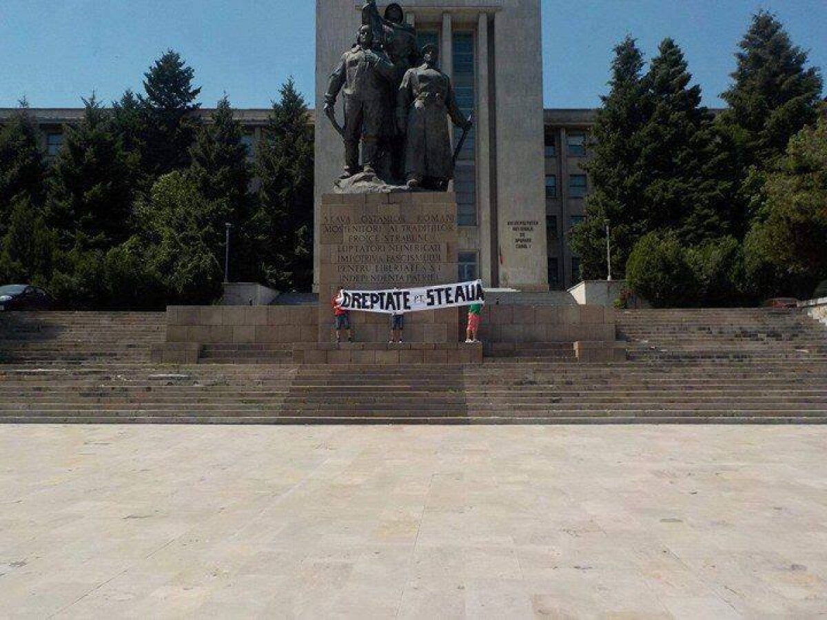 GALERIE FOTO Protest al fanilor Stelei » Suporterii roș-albaștrilor au împânzit Bucureștiul cu mesaje 