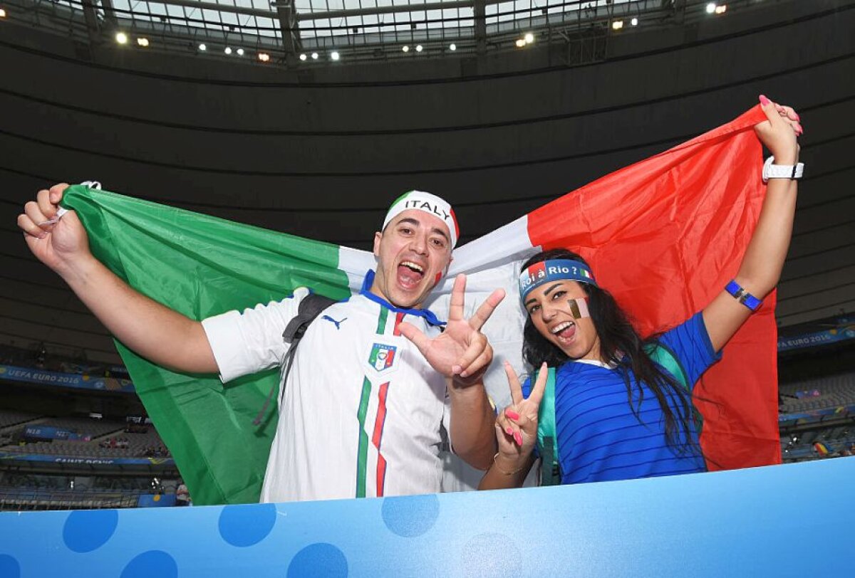 GALERIE FOTO Războiul fetelor frumoase la Italia - Spania » O fană iberică prinsă într-o ipostază WOW