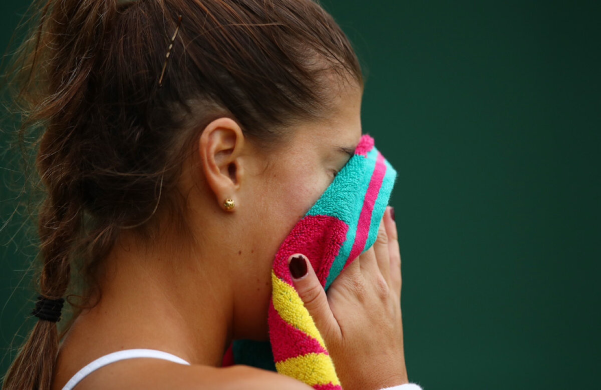 FOTO Înfrângere blitz » Sorana Cîrstea a părăsit tabloul de la Wimbledon după 52 de minute şi 0-6, 4-6 în faţa Petrei Kvitova
