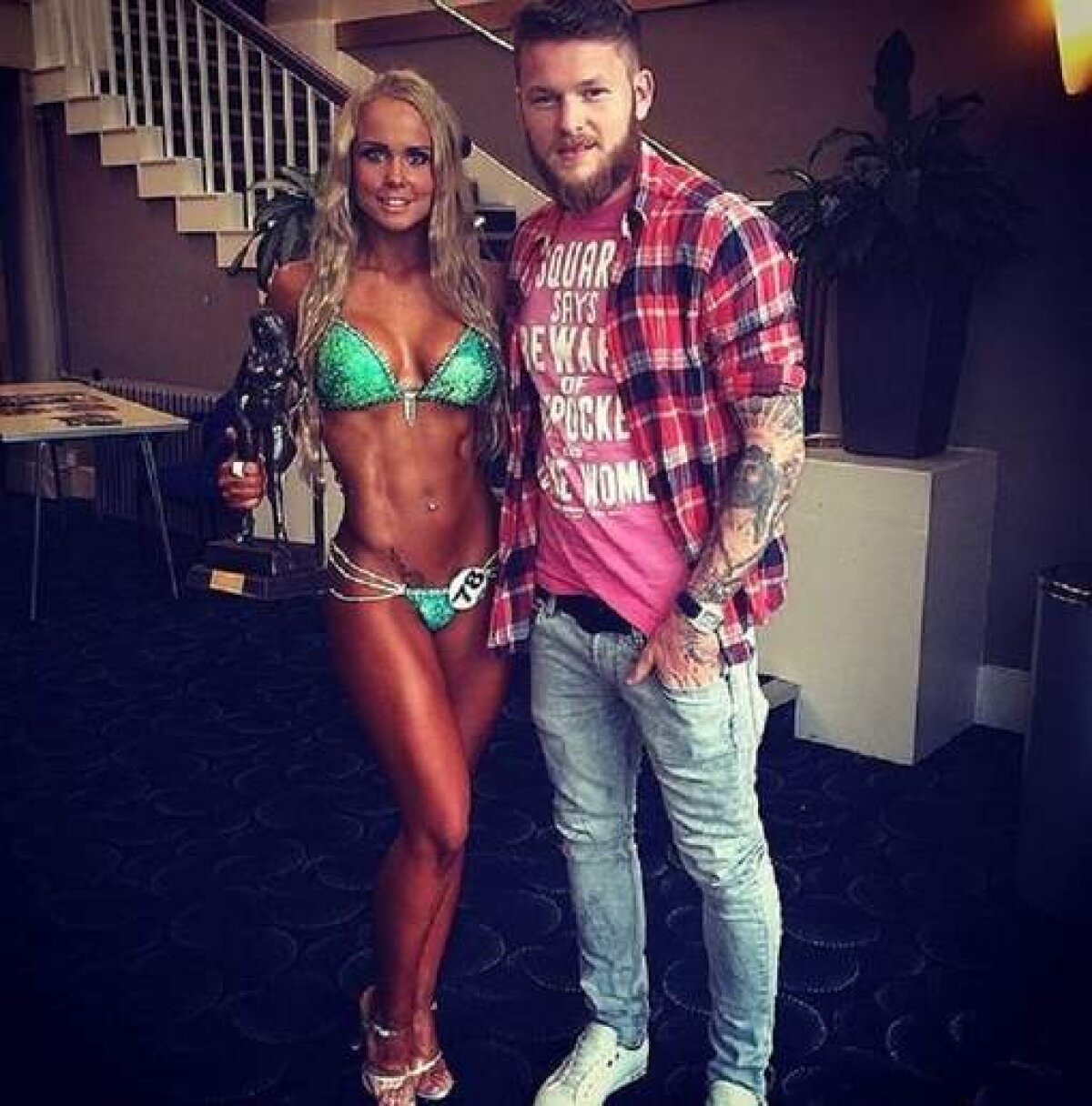 FOTO Islandezii au și ei o muză » Iubita căpitanului Gunnarsson face furori la EURO 2016