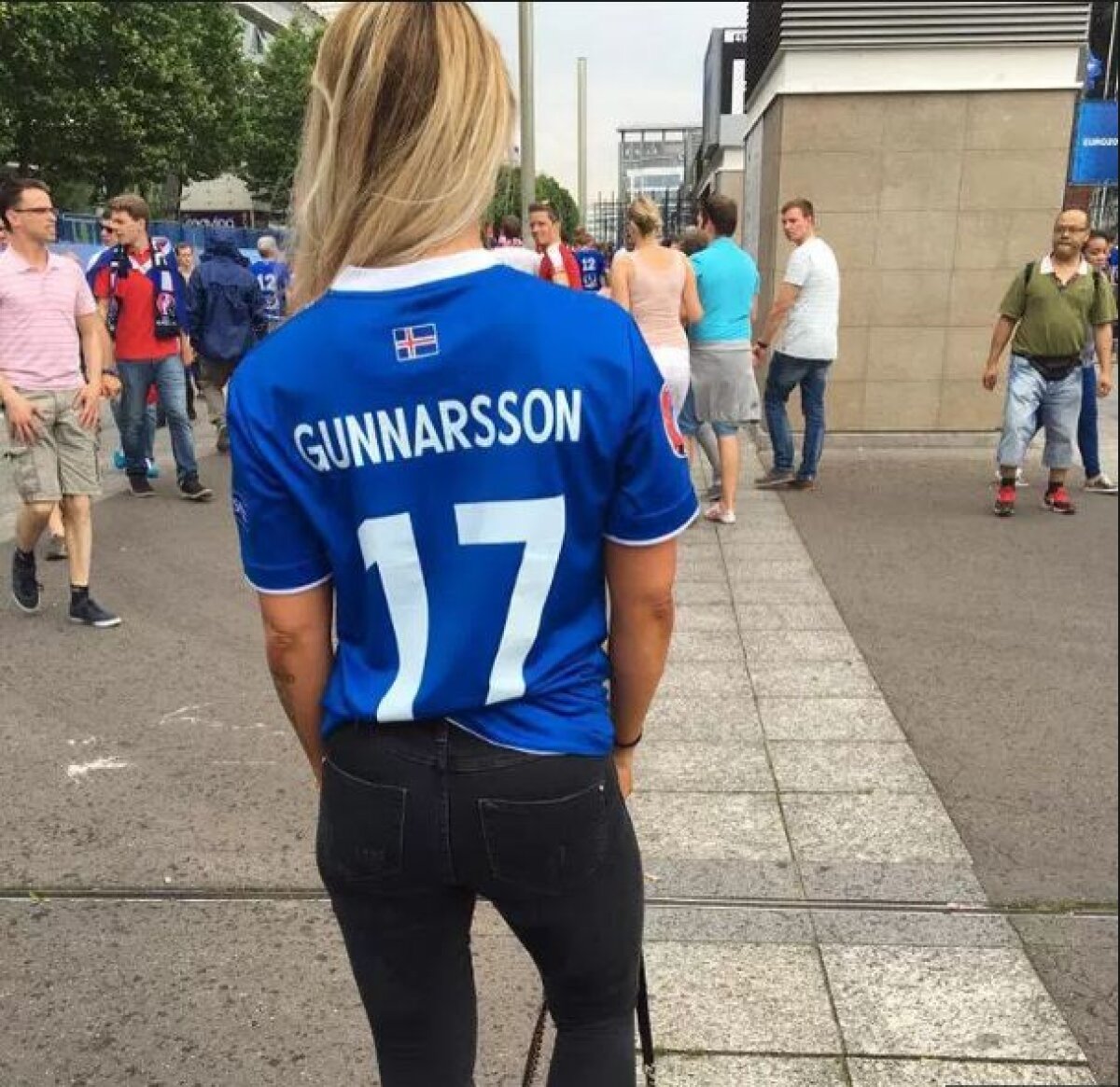 FOTO Islandezii au și ei o muză » Iubita căpitanului Gunnarsson face furori la EURO 2016