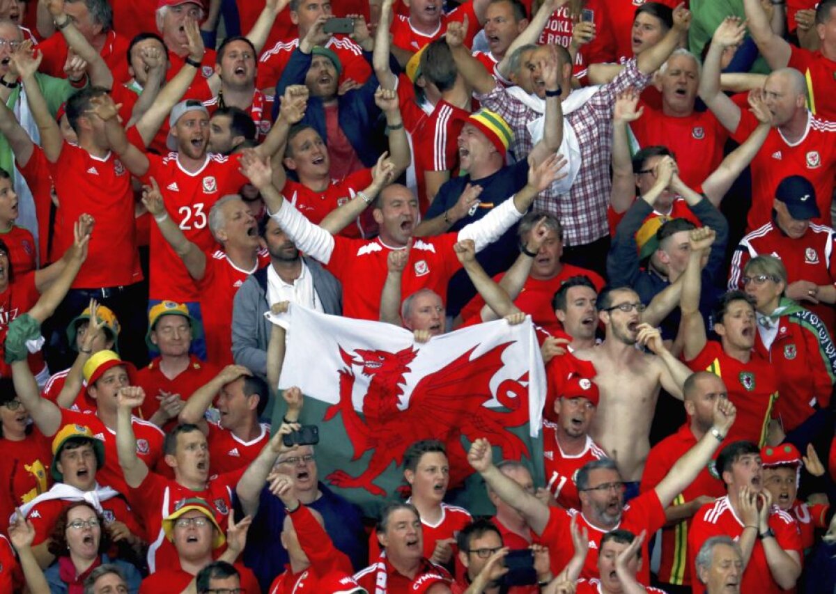 GALERIE FOTO Imagini fabuloase! Ce s-a întâmplat după calificarea Țării Galilor în semifinalele EURO