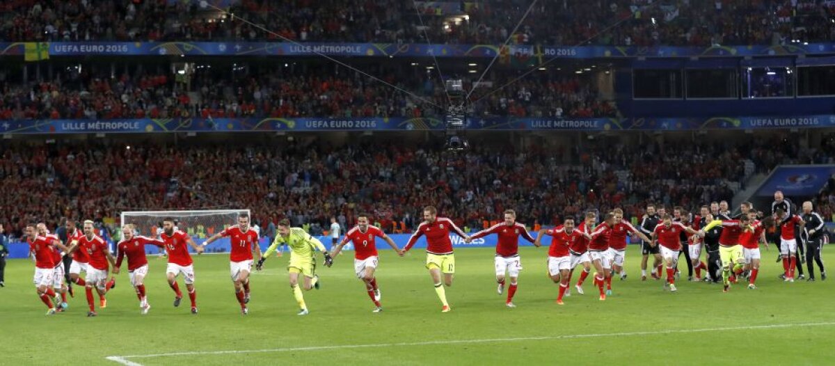 GALERIE FOTO Imagini fabuloase! Ce s-a întâmplat după calificarea Țării Galilor în semifinalele EURO