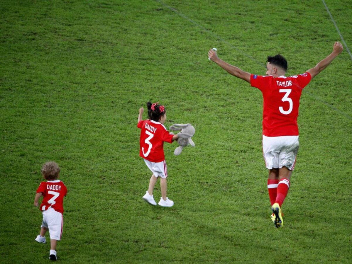 GALERIE FOTO Imagini fabuloase! Ce s-a întâmplat după calificarea Țării Galilor în semifinalele EURO