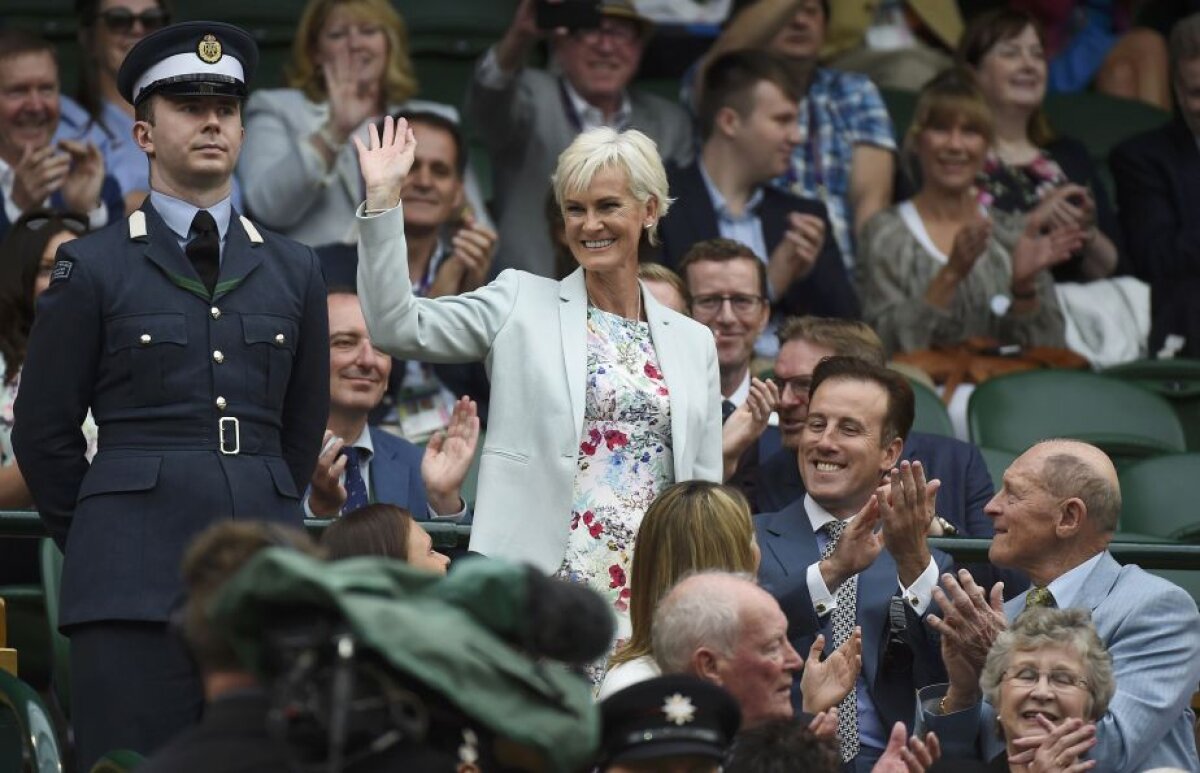 VIDEO + FOTO Avalanșă de VIP-uri la meciul Simonei Halep de la Wimbledon! N-au lipsit Sir Bobby Charlton, Froch și Beckham