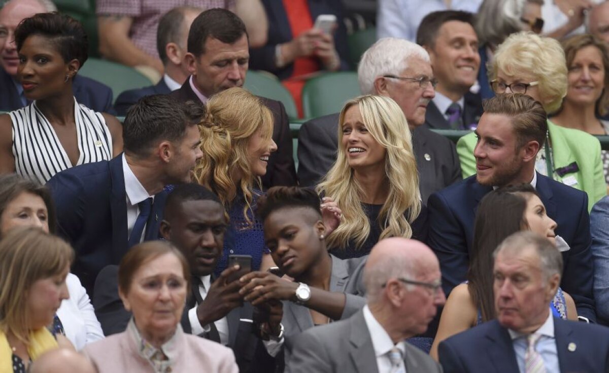 VIDEO + FOTO Avalanșă de VIP-uri la meciul Simonei Halep de la Wimbledon! N-au lipsit Sir Bobby Charlton, Froch și Beckham