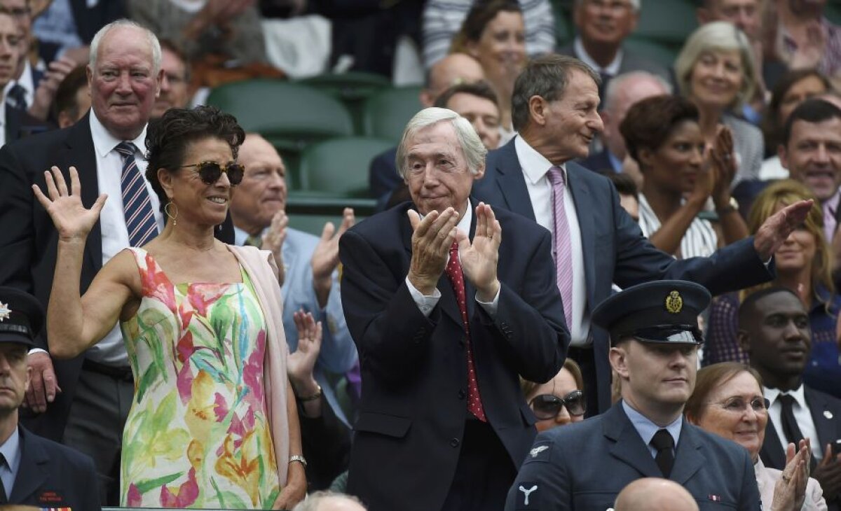 VIDEO + FOTO Avalanșă de VIP-uri la meciul Simonei Halep de la Wimbledon! N-au lipsit Sir Bobby Charlton, Froch și Beckham