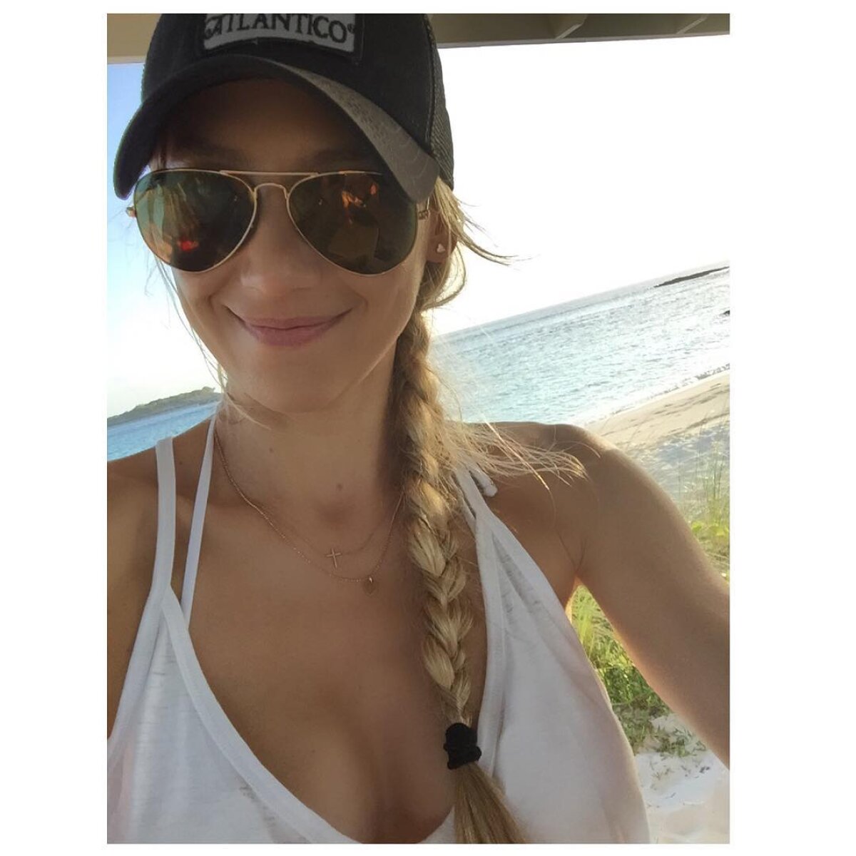 FOTO Kournikova arată incredibil la 35 de ani! A postat prima poză cu Enrique Iglesias după 15 ani de relație