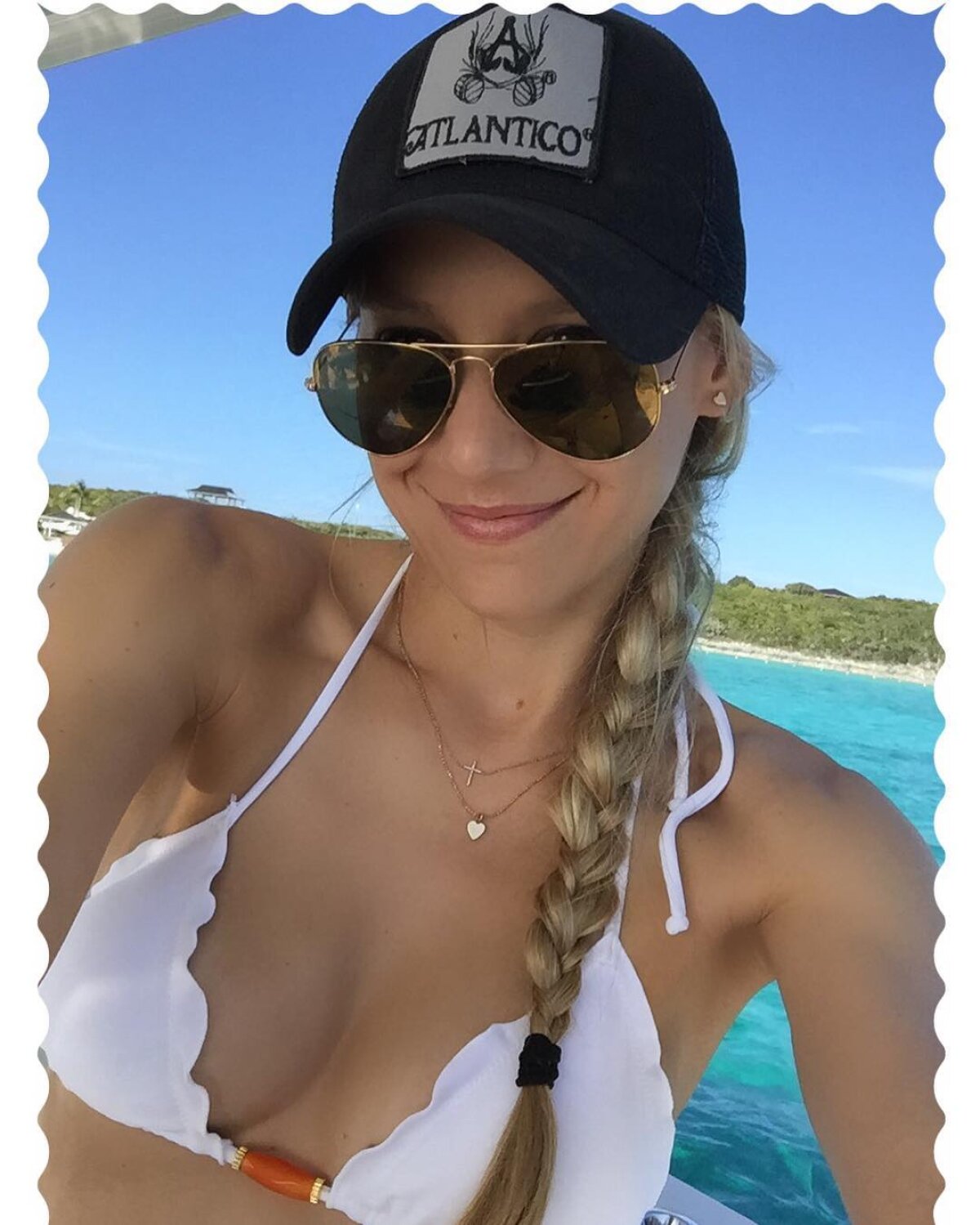 FOTO Kournikova arată incredibil la 35 de ani! A postat prima poză cu Enrique Iglesias după 15 ani de relație