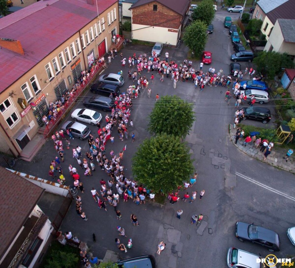 GALERIE FOTO Polonia a fost eliminată după ce a ratat lovitura de la 11 metri, dar Blaszczykowski a fost primit ca un erou acasă