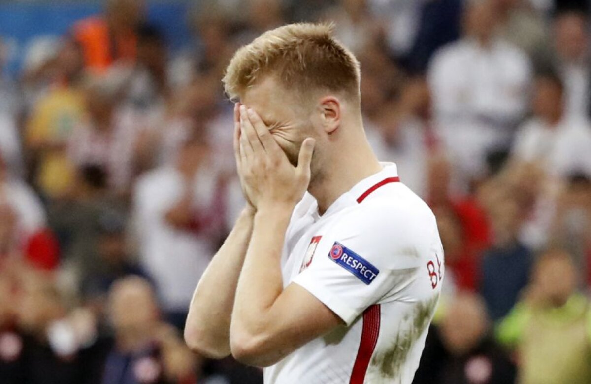 GALERIE FOTO Polonia a fost eliminată după ce a ratat lovitura de la 11 metri, dar Blaszczykowski a fost primit ca un erou acasă