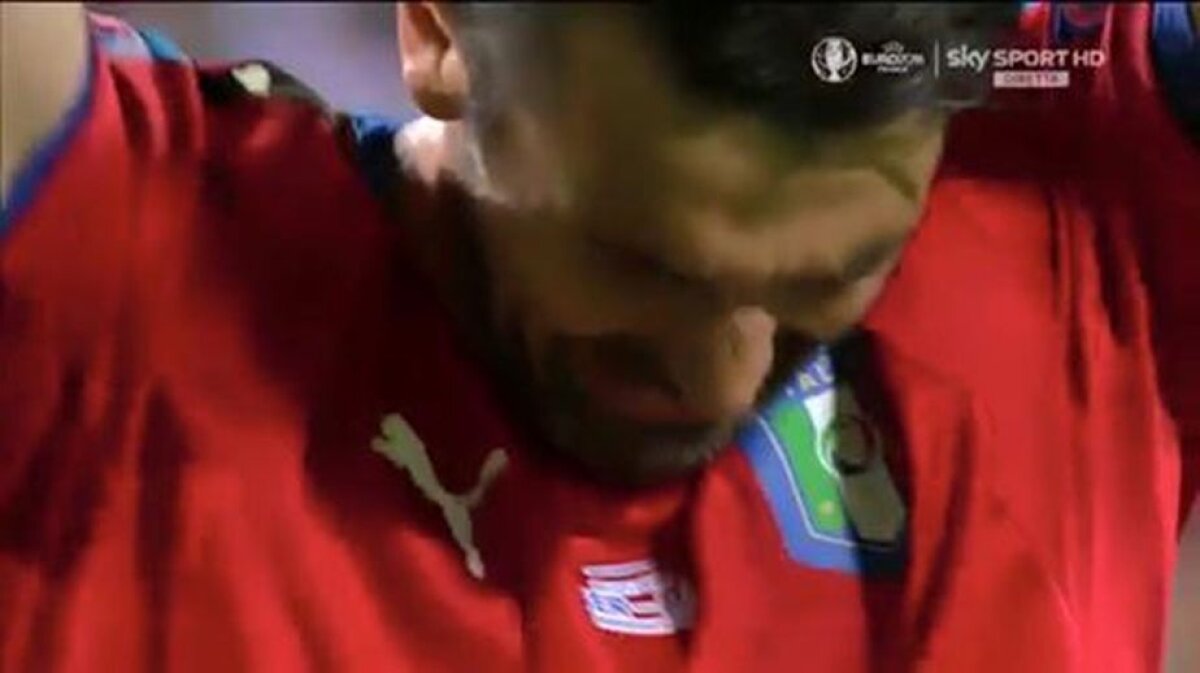 VIDEO+FOTO Ți se rupe inima! Buffon a plâns ca un copil după ce Italia a fost eliminată în sferturi de la EURO