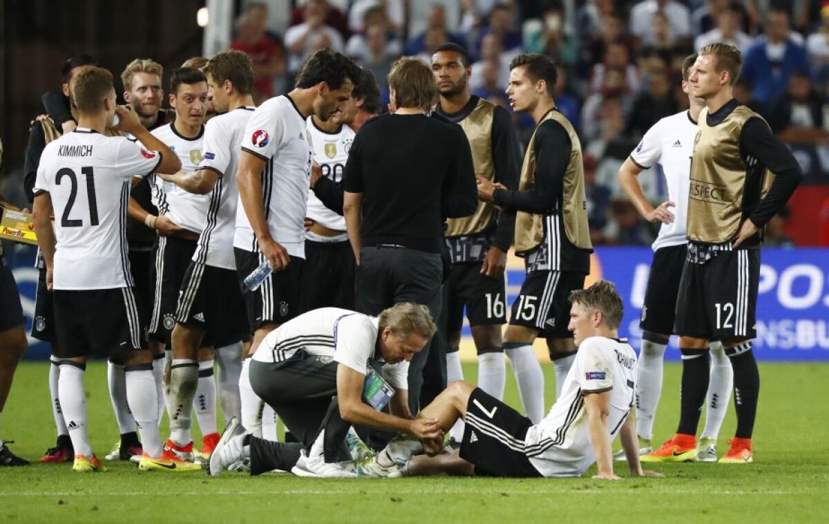 FOTO Medicul Germaniei a oferit imaginea serii! Cum a apărut înaintea penalty-urilor cu Italia :)