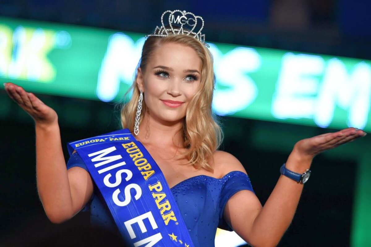 GALERIE FOTO+VIDEO Miss Islanda îi încurajează cum știe ea mai bine pe jucătorii din țara natală! Imagini fantastice cu superbul model