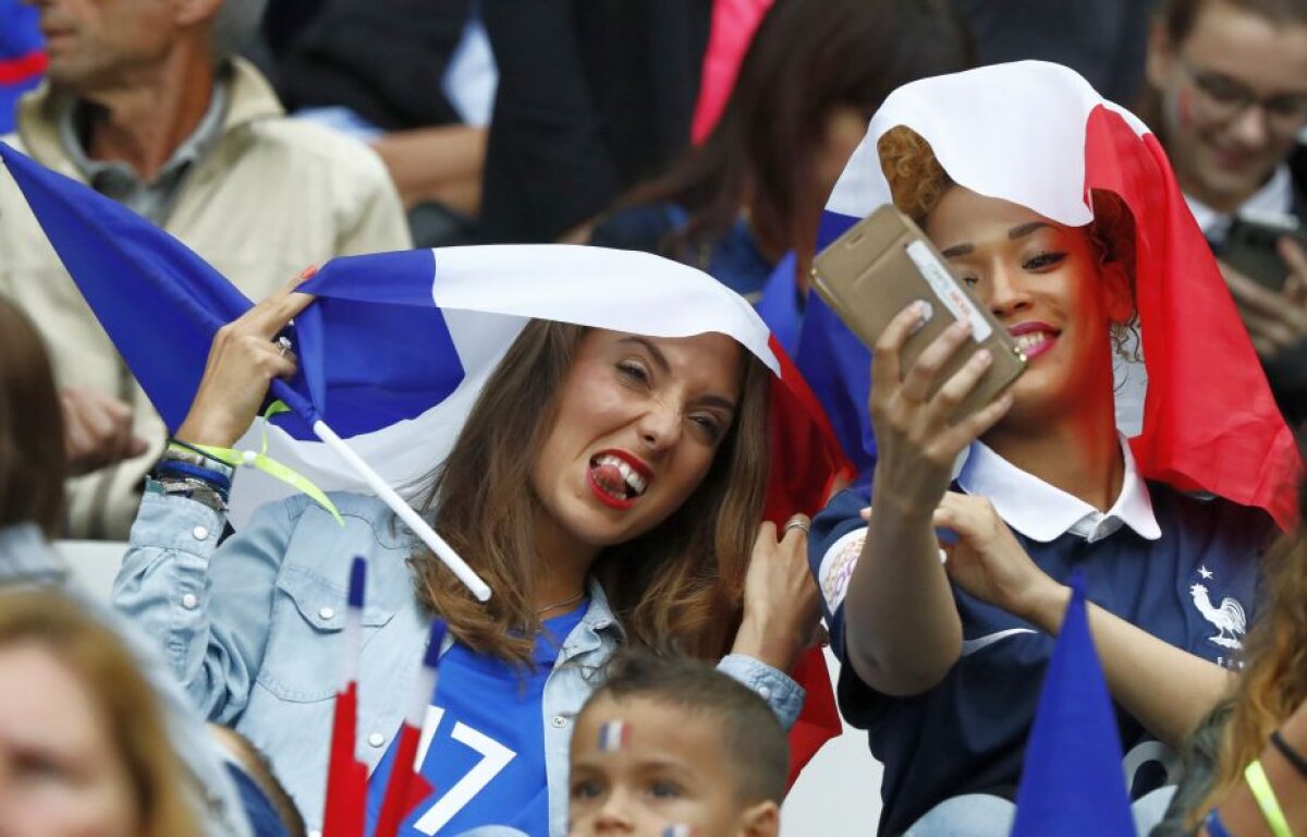 GALERIE FOTO Fetele frumoase au furat toate privirile înainte de Franța - Islanda » Soțiile fotbaliștilor au făcut din nou furori