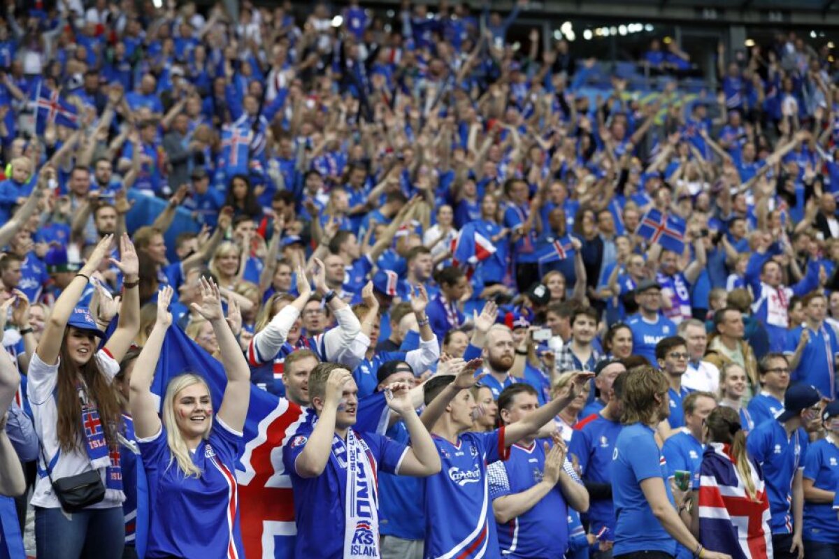 9 imagini SENZAȚIONALE! Suporterii Islandei au creat o atmosferă fantastică împotriva Franței + Un superantrenor a văzut meciul de pe stadion