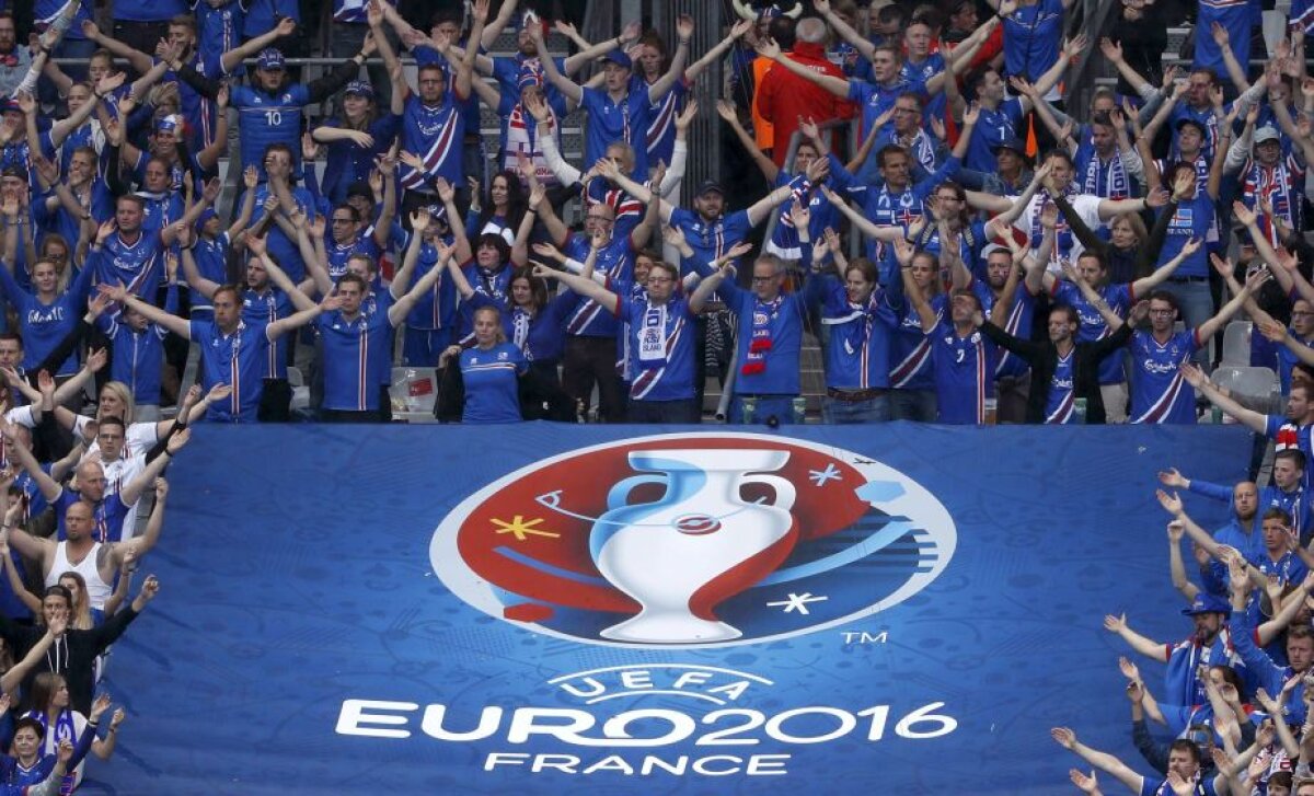 9 imagini SENZAȚIONALE! Suporterii Islandei au creat o atmosferă fantastică împotriva Franței + Un superantrenor a văzut meciul de pe stadion