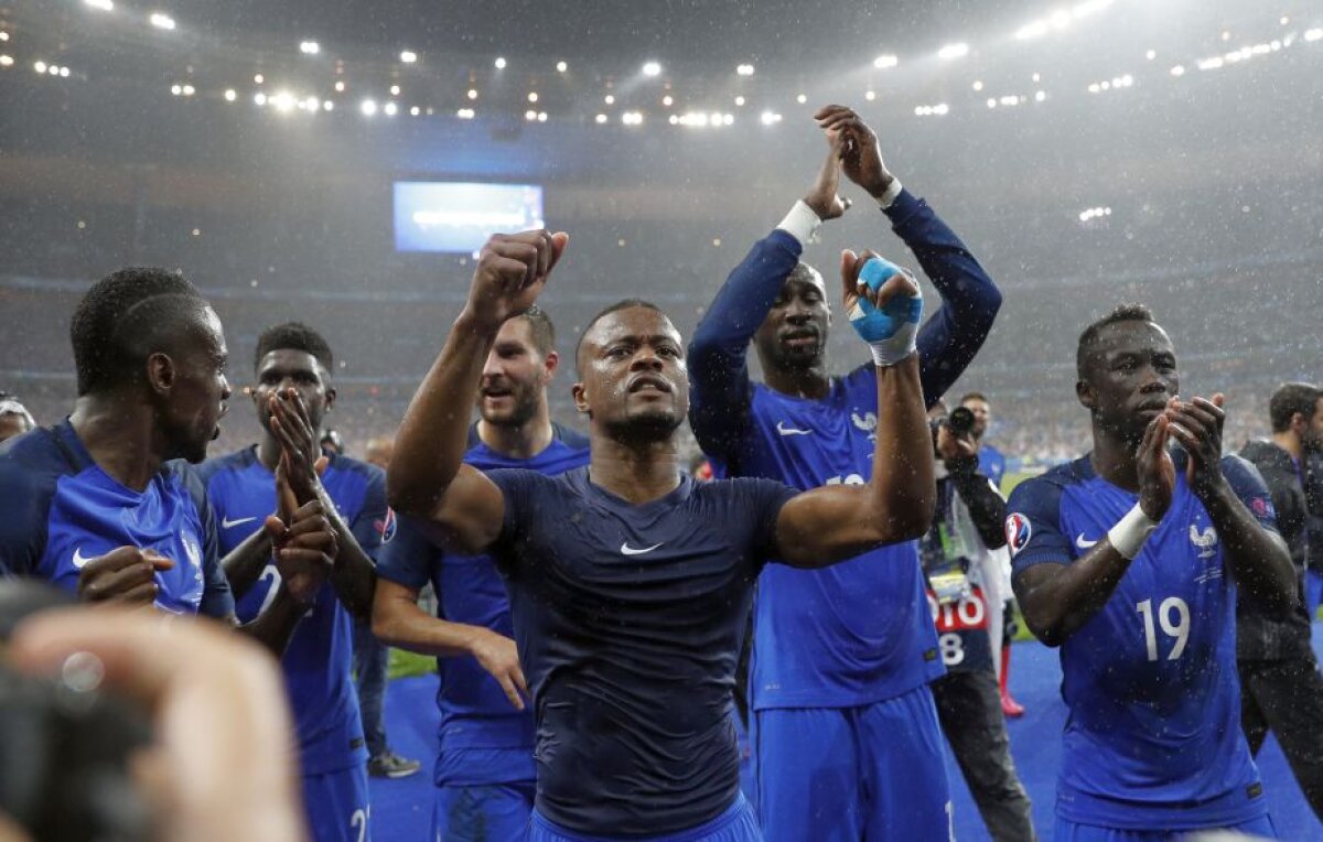 GALERIE FOTO Turneul fantastic al Islandei a fost aplaudat de un stadion întreg la meciul cu Franța! Cum au părăsit terenul cele două naționale