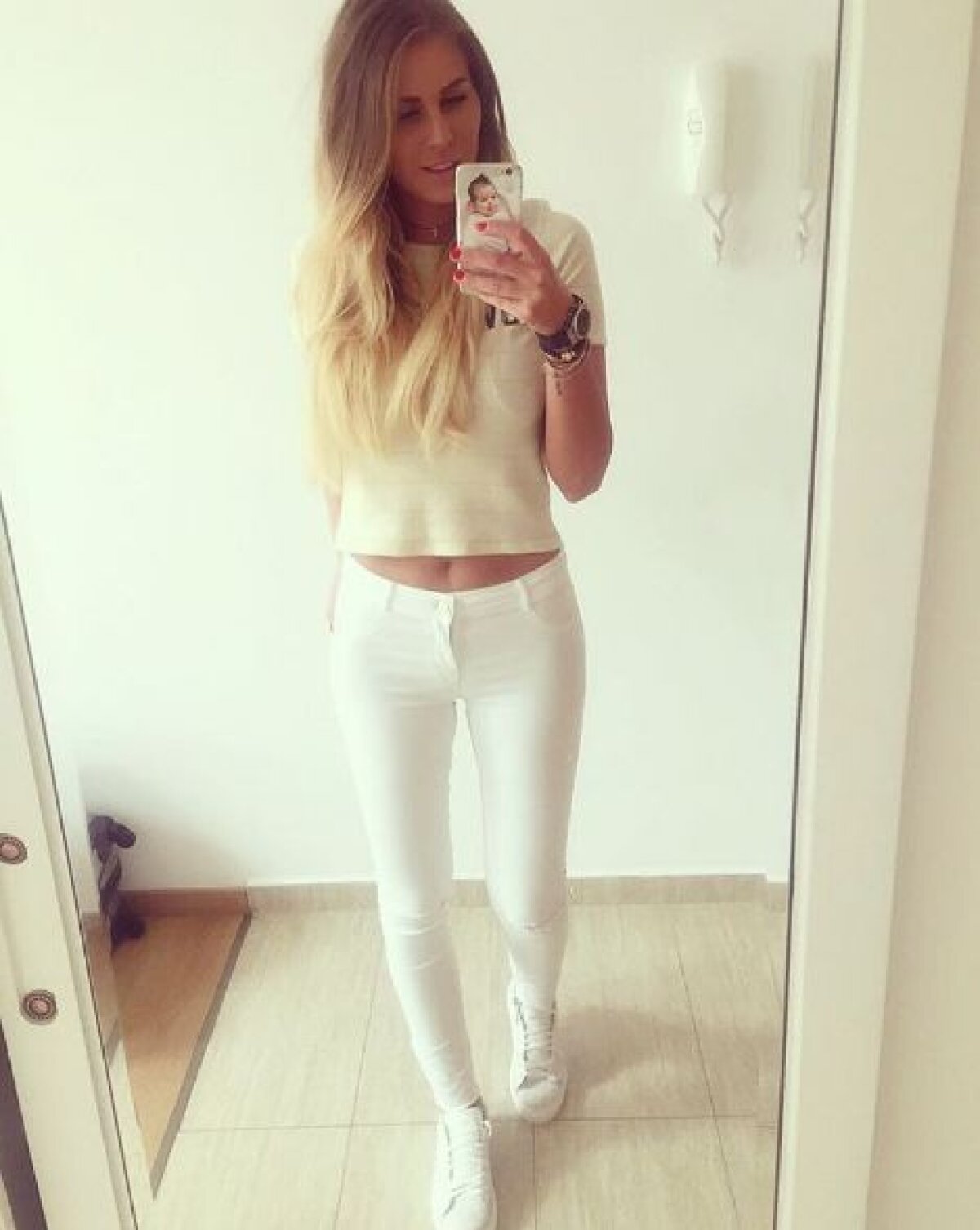 GALERIE FOTO Norocosul Gabriel Enache » Fotbalistul Stelei are de 3 ani o relație cu superba Mădălina, care i-a devenit și soție în 2014