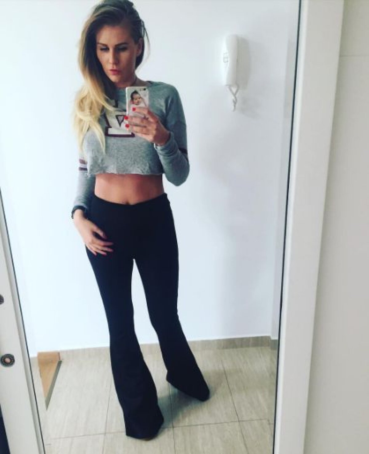 GALERIE FOTO Norocosul Gabriel Enache » Fotbalistul Stelei are de 3 ani o relație cu superba Mădălina, care i-a devenit și soție în 2014