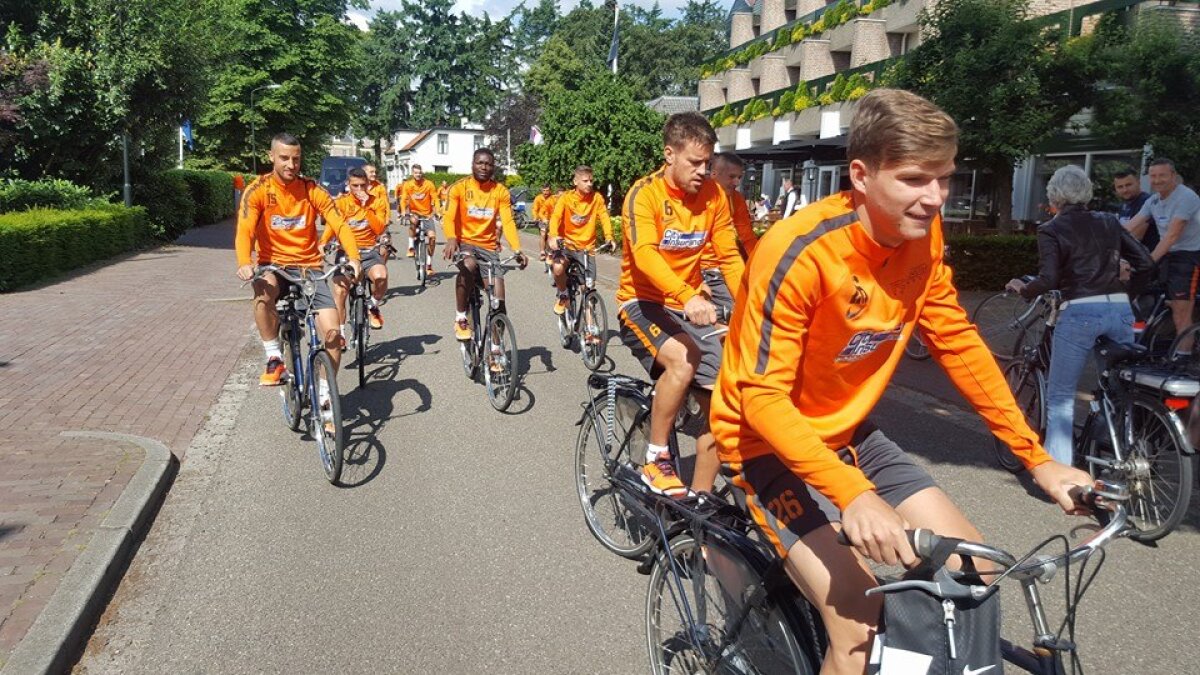 GALERIE FOTO Ziua I de cantonament în Olanda pentru steliști! Azi au mers la antrenament cu bicicletele