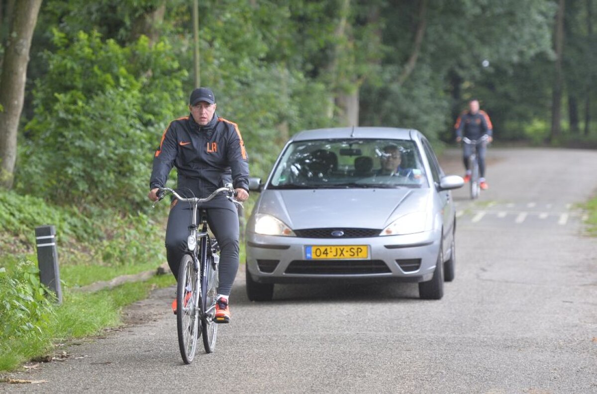 GALERIE FOTO Steaua pe două roți :) » Imagini cu steliștii în cantonamentul de la Apeldoorn