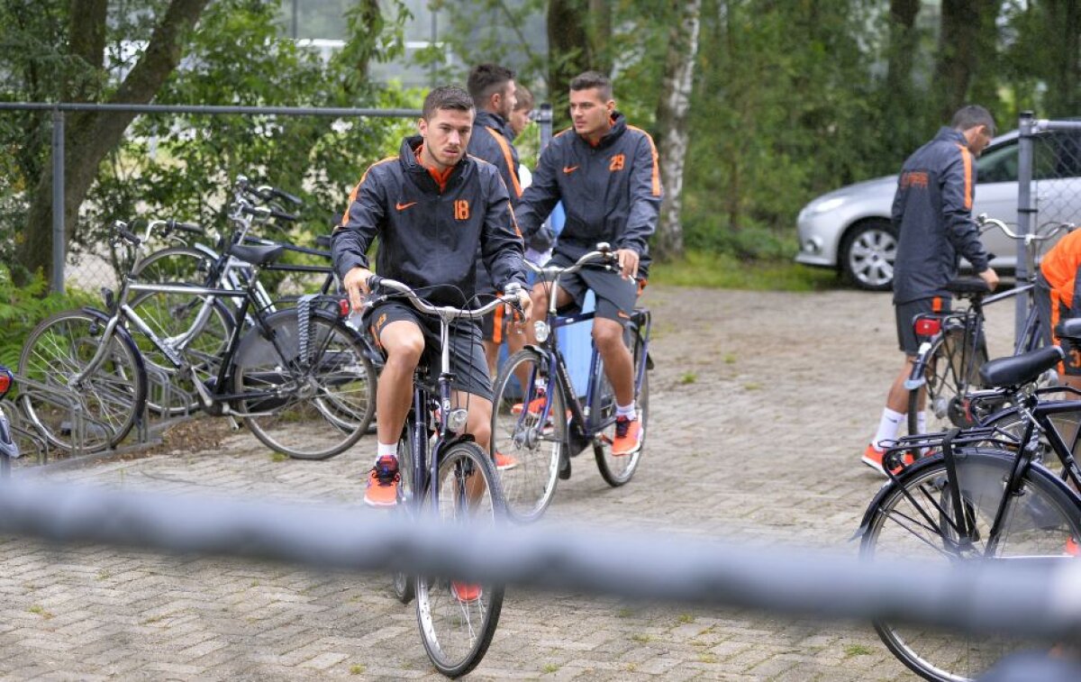 GALERIE FOTO Steaua pe două roți :) » Imagini cu steliștii în cantonamentul de la Apeldoorn